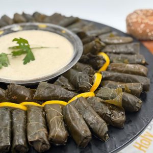 מגש עלי גפן וטחינה