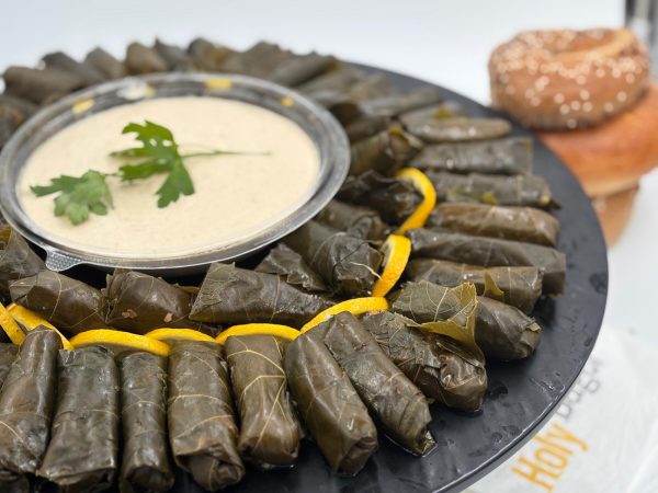 מגש עלי גפן וטחינה